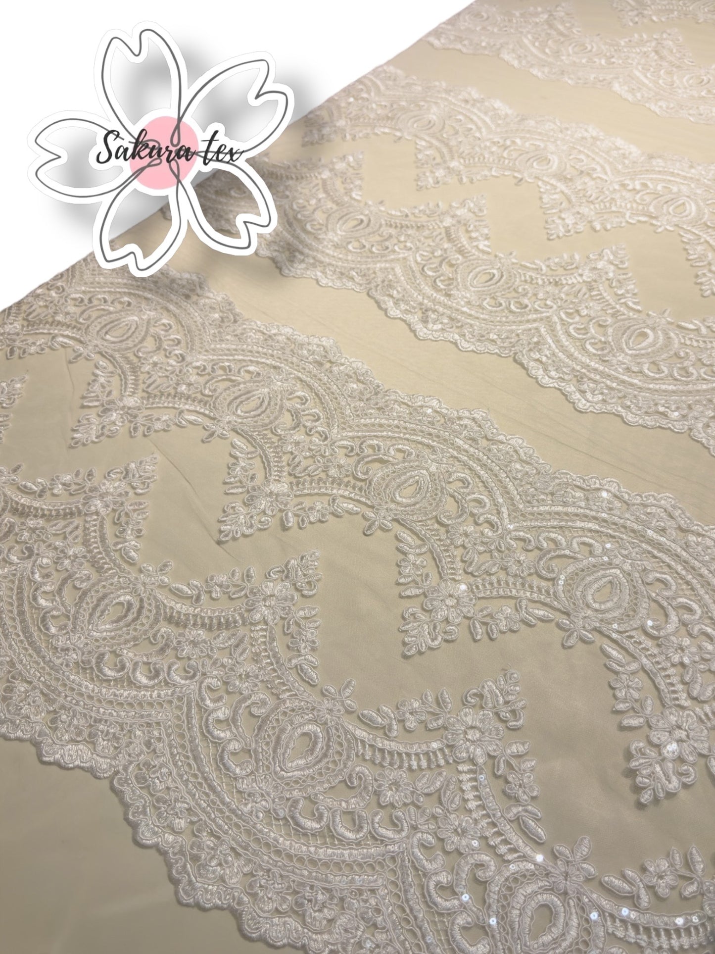 Blonda Bordada con 6 Tiras "Olso"