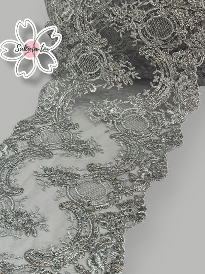 Blonda Bordada con Lentejuelas y 2 Tiras "Oval"