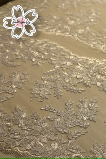 Blonda Bordada con 8 Tiras "Lienzo Completo"