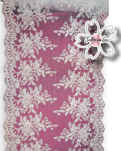 Blonda Bordada con Lentejuelas y 2 Tiras "Rosas"