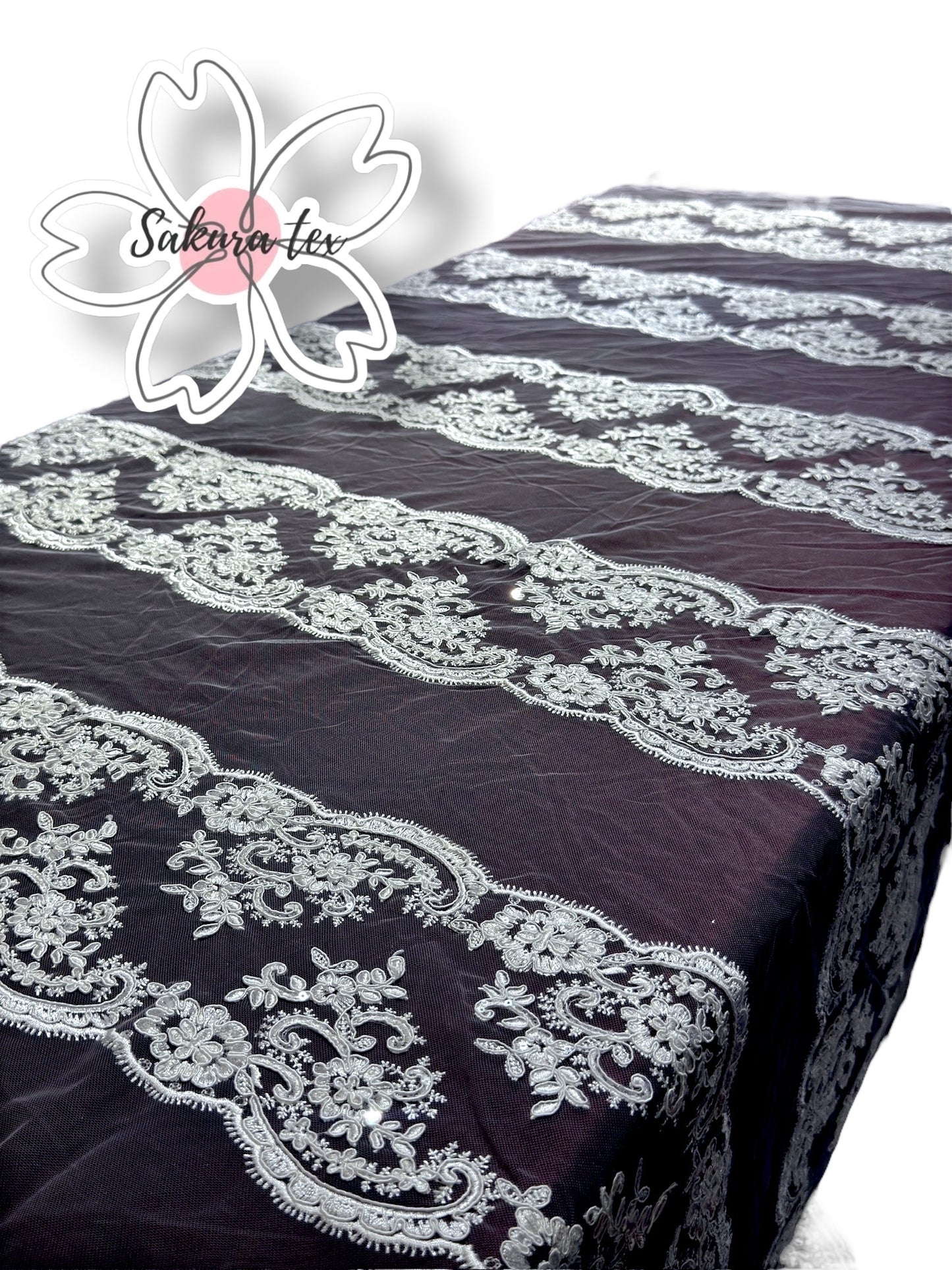 Blonda Bordada con Lentejuelas y 10 Tiras "Lyon"