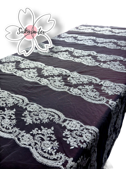 Blonda Bordada con Lentejuelas y 10 Tiras "Lyon"