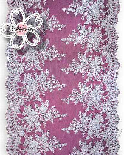 Blonda Bordada con Lentejuelas y 2 Tiras "Rosas"