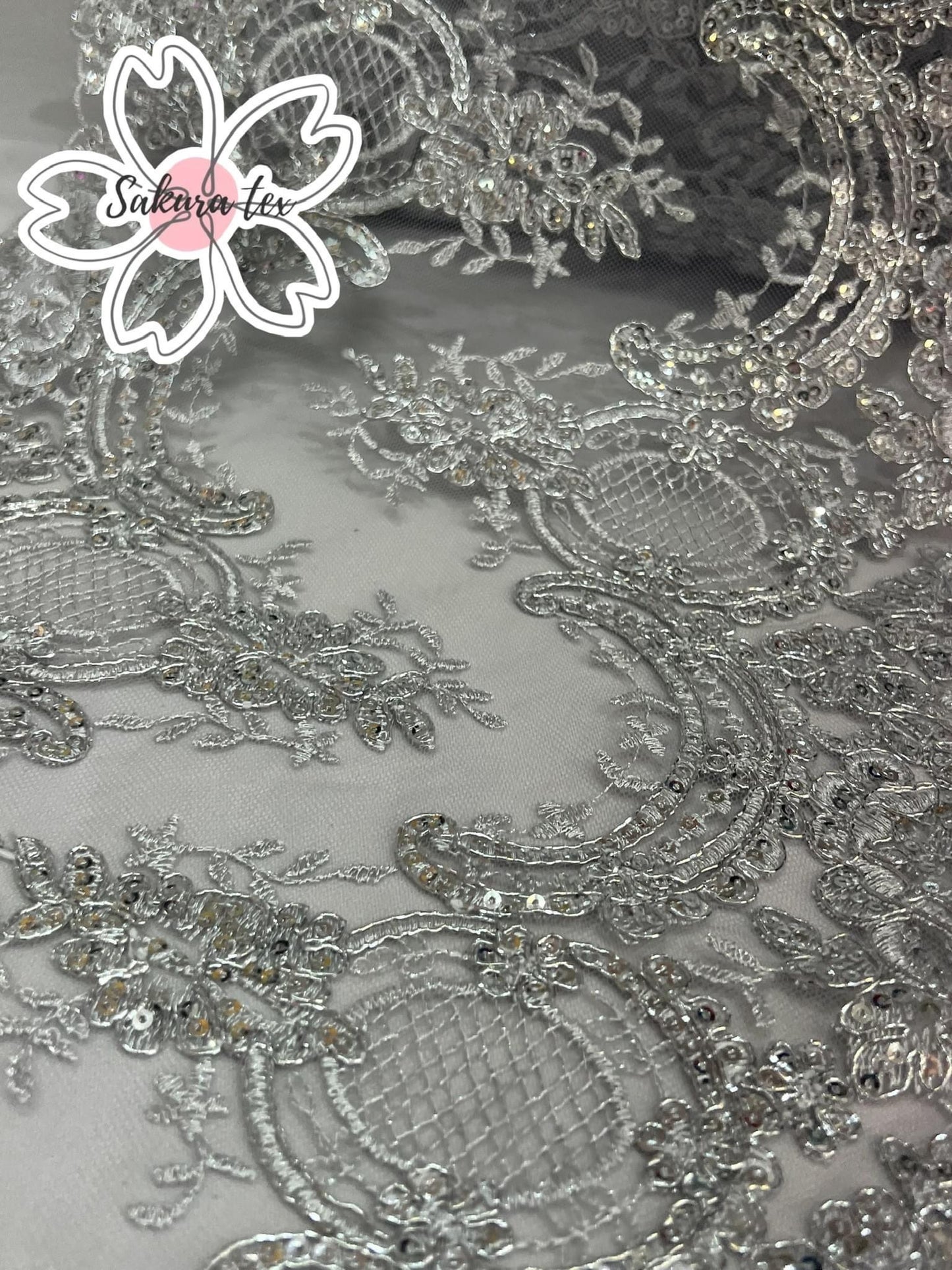 Blonda Bordada con Lentejuelas y 2 Tiras "Oval"