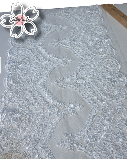 Blonda Bordada con Lentejuelas y 2 Tiras "Sencilla"