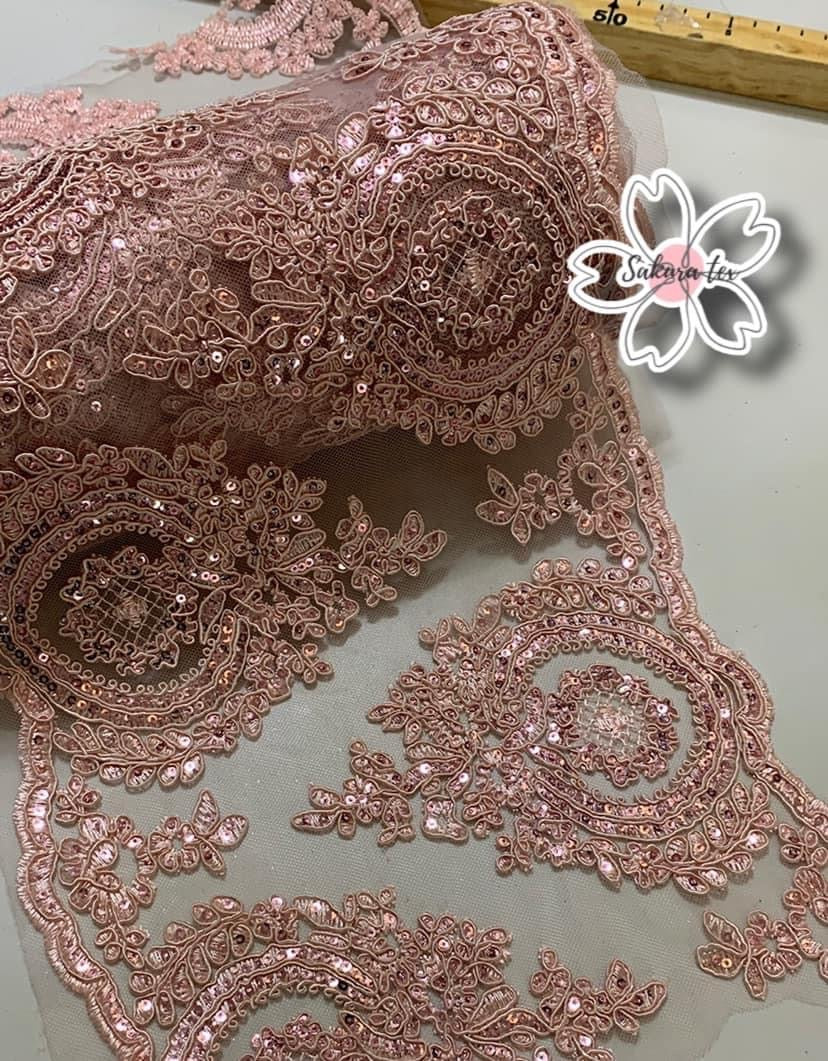 Blonda Bordada con Lentejuelas y 2 Tiras "Mini"