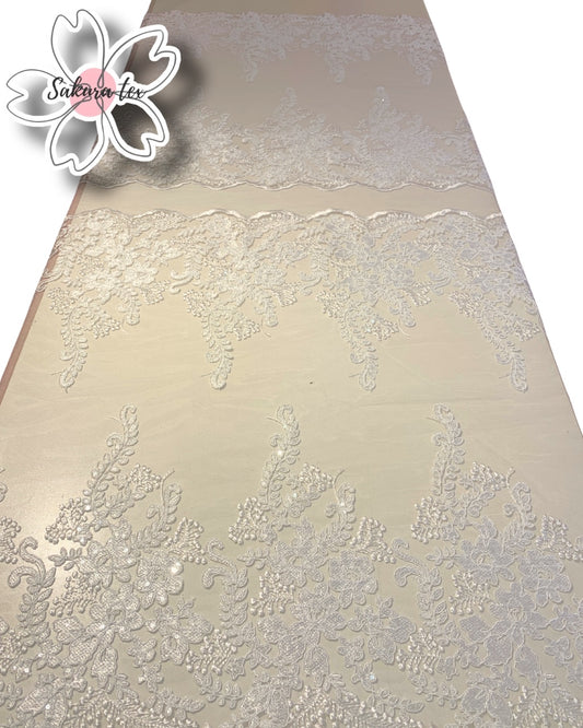 Blonda Bordada con Lentejuelas y 4 Tiras "Pistilos"