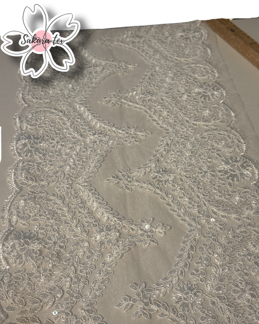 Blonda Bordada con Lentejuelas y 2 Tiras "Sencilla"