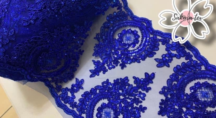 Blonda Bordada con Lentejuelas y 2 Tiras "Mini"