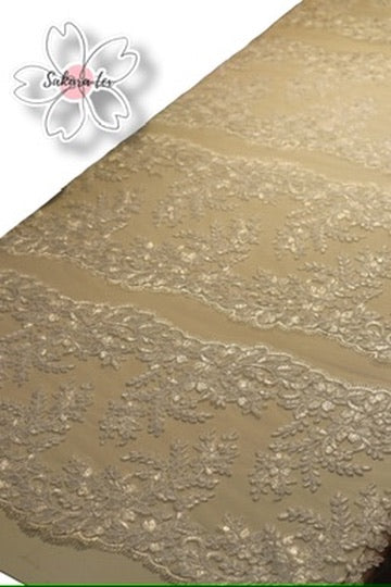 Blonda Bordada con 8 Tiras "Lienzo Completo"