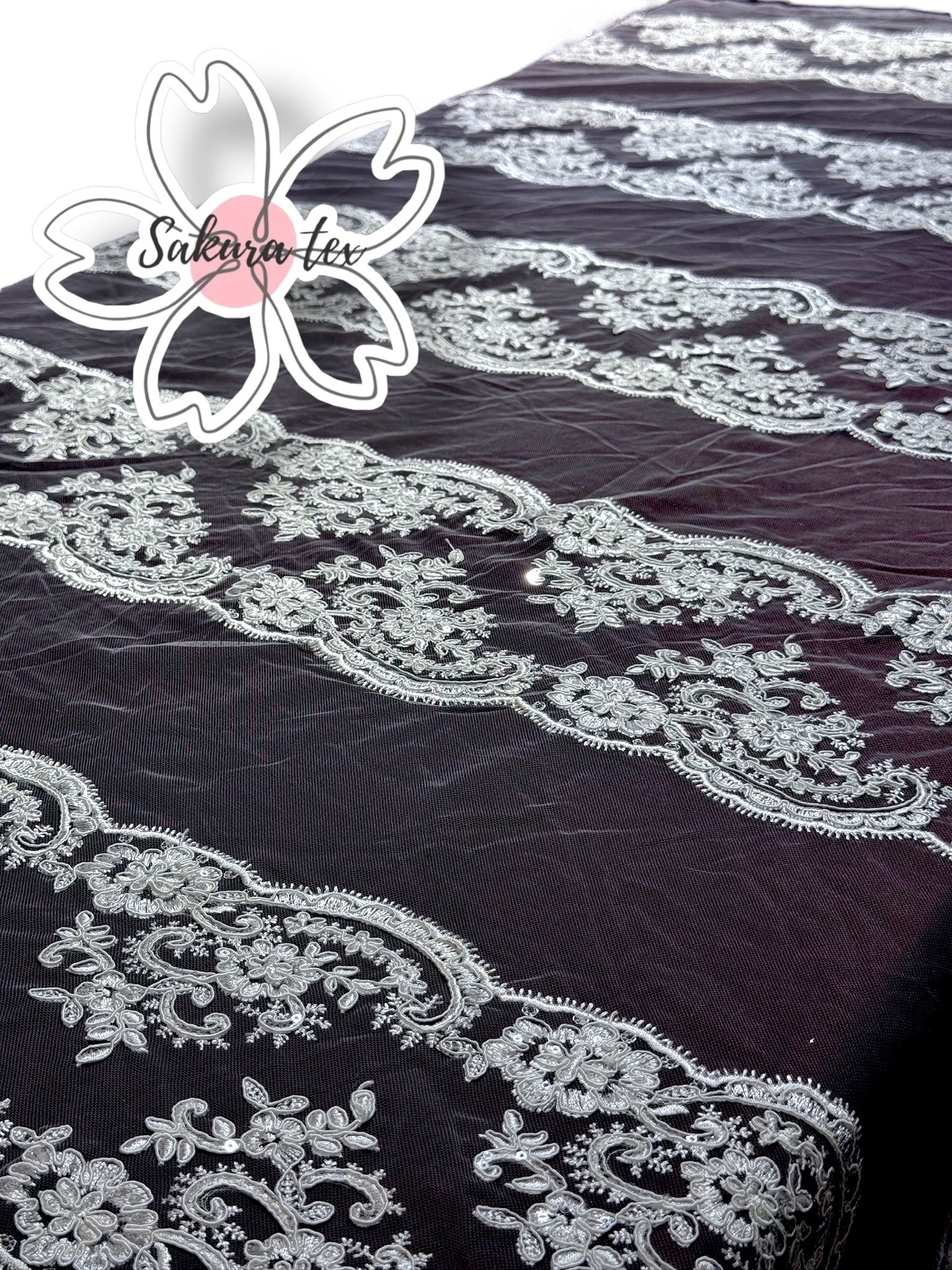 Blonda Bordada con Lentejuelas y 10 Tiras "Lyon"