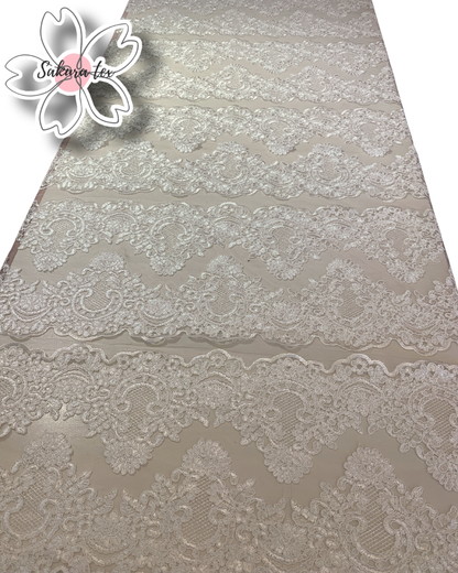 Blonda Bordada con 10 Tiras "Espejo"