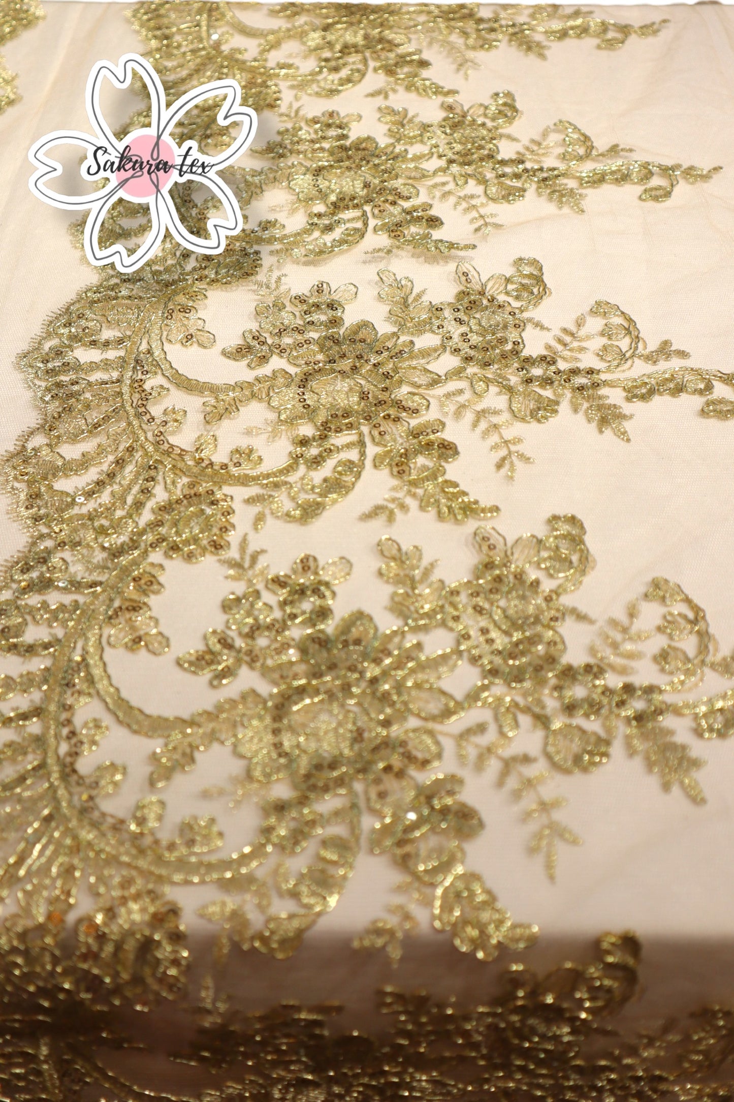 Blonda Bordada con Lentejuelas y 4 Tiras "Rosas"