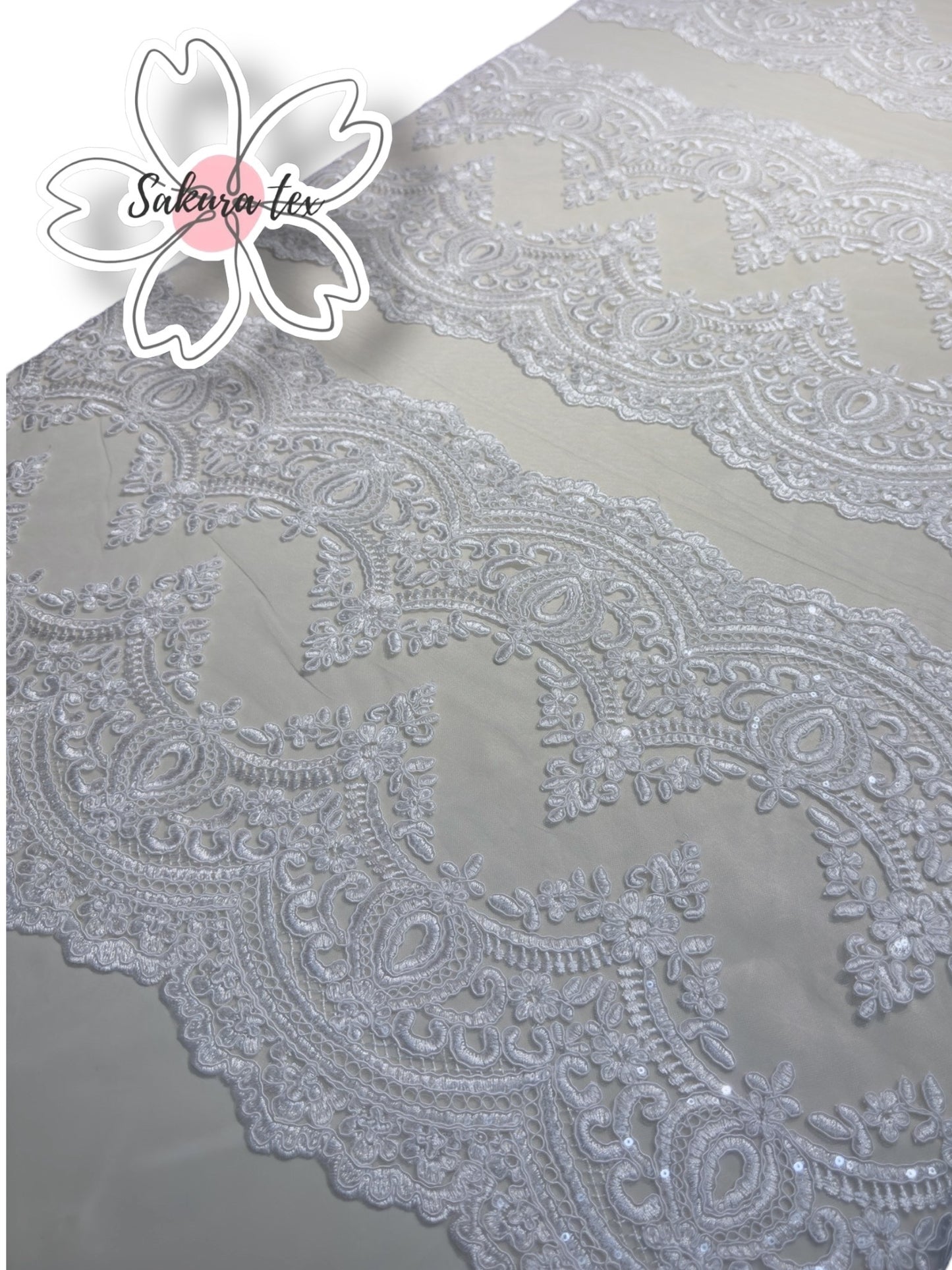 Blonda Bordada con 6 Tiras "Olso"